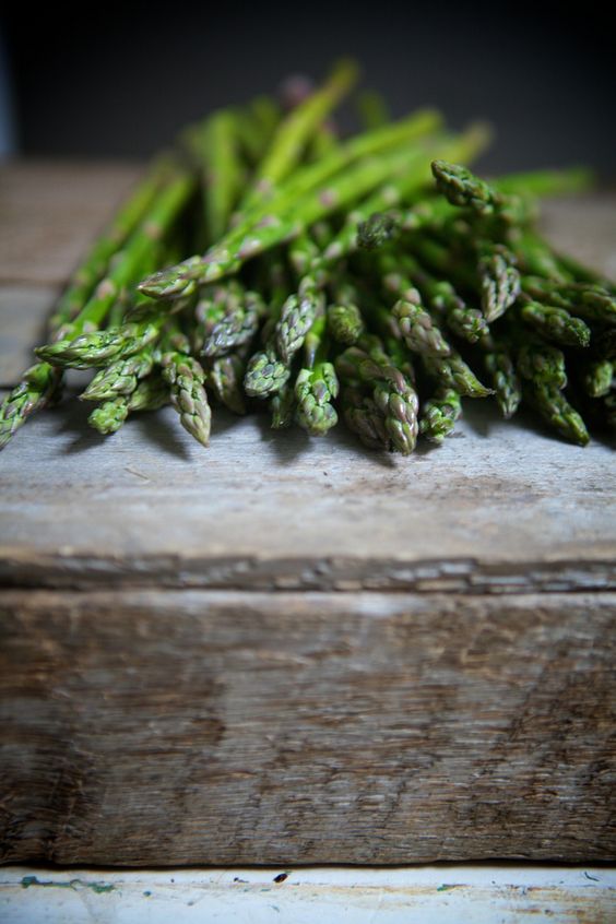 Cucina: Zuppa di asparagi ed ortiche, una ricetta di Patrizia&nbsp;Cantù.