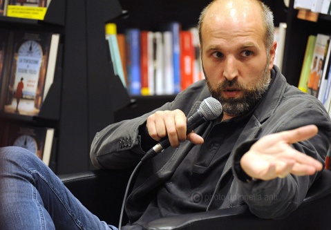 03_lorenzo_marone_libro_la_tentazione_di_essere_felici_alla_feltrinelli_ph_antonella_anti