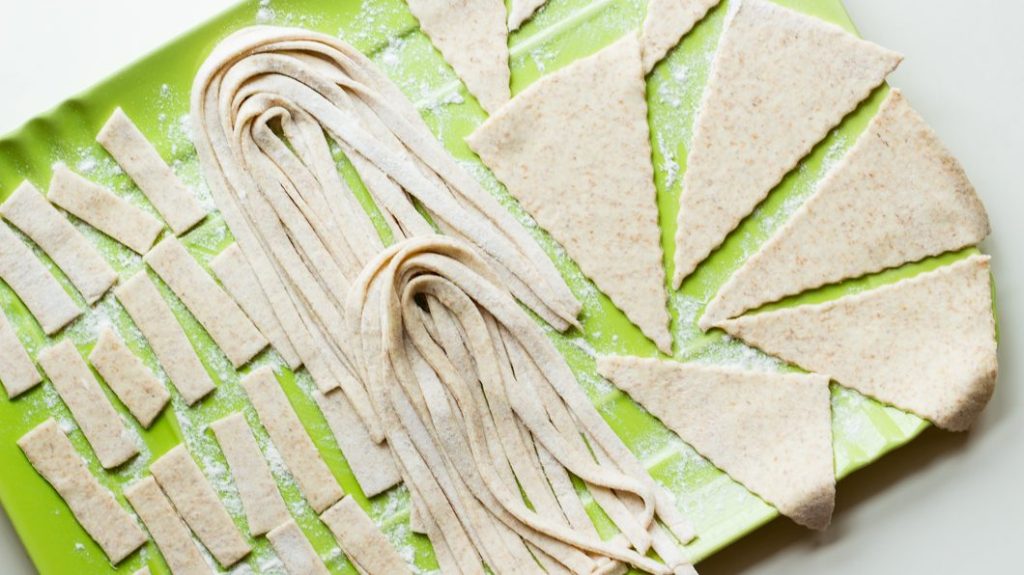 Cucina: pasta fatta in casa senza&nbsp;uova.