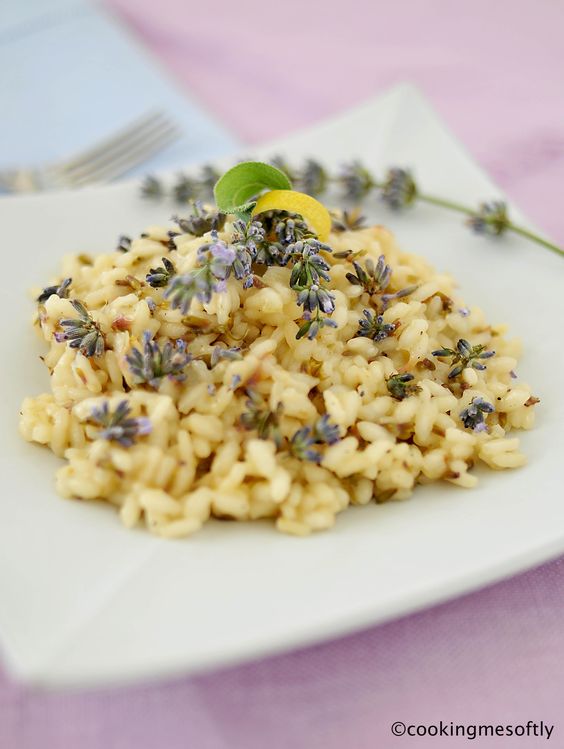 Cucina: risotto al prosecco e fiori di&nbsp;lavanda.