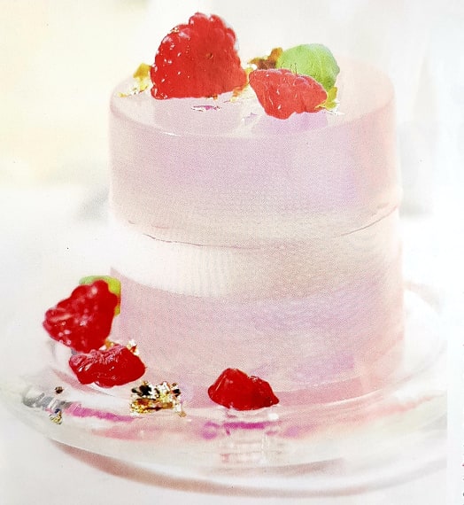 Cucina: latte dolce alle&nbsp;rose.